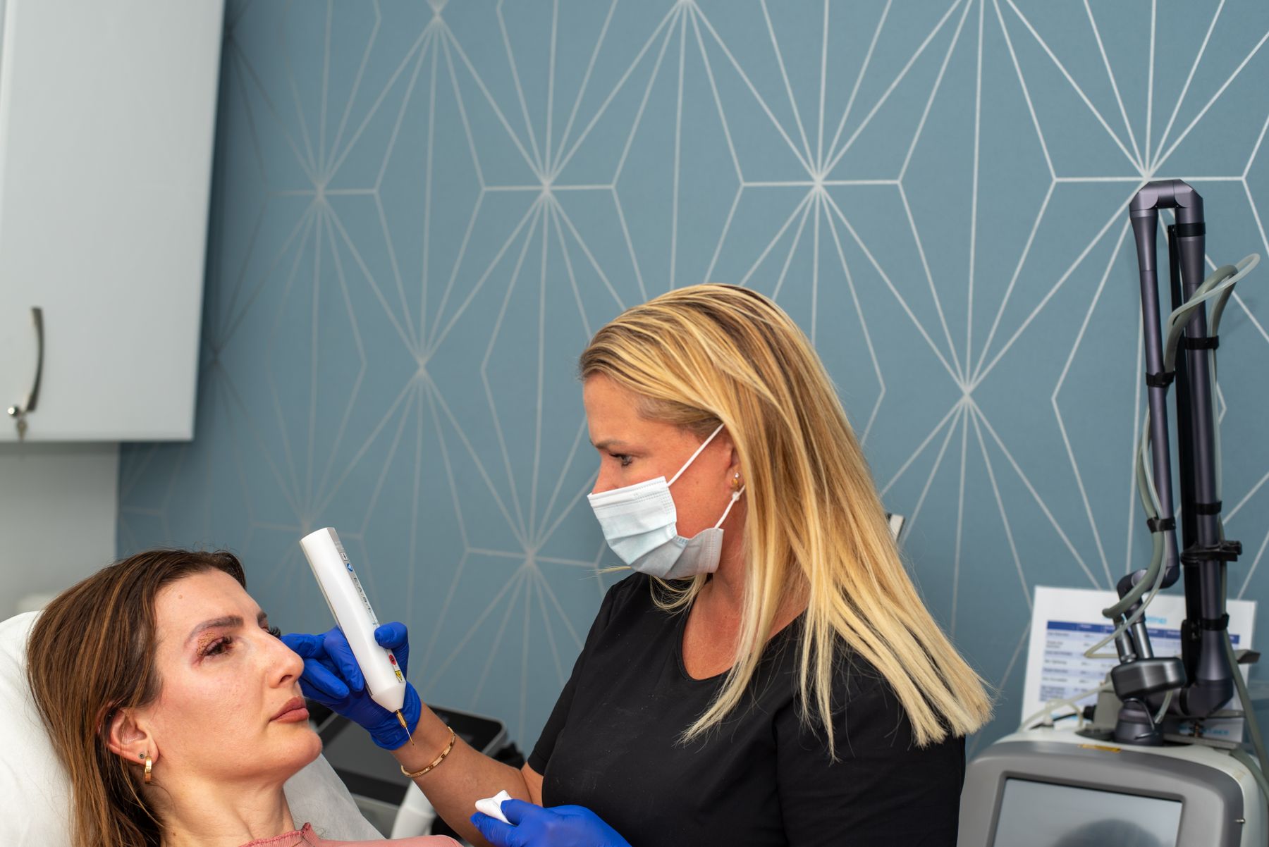 Plasma treatment around the eye in the Wimpole Street clinic at Regents Park Aesthetics